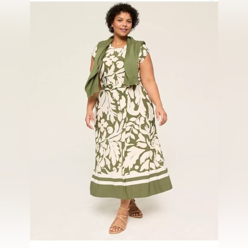NWT. Lane Bryant Green and Cream Leaf Maxi Skirt